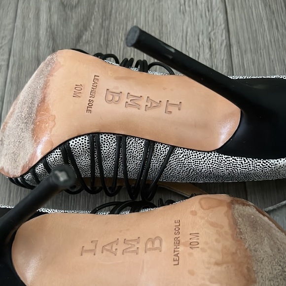 L.A.M.B. GRAY RAIVYN OPEN STILETTO PEEP TOE HEELS, SIZE 10M Platform Height3 in - Picture 7 of 8